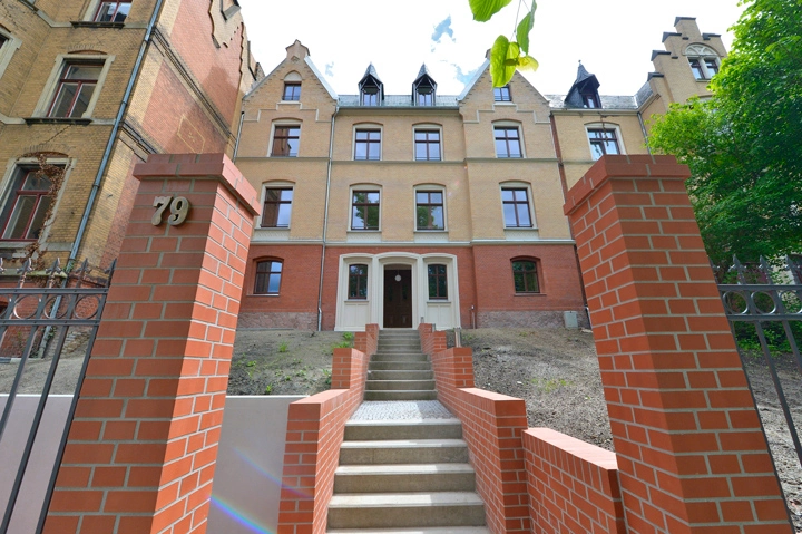 Fassade: Willy-Brandt-Straße 79